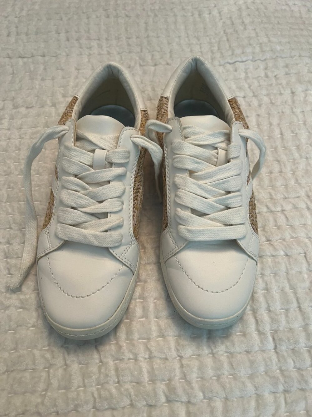 Dolce Vita Neo Arrow low-top sneaker - Picture 3 of 6